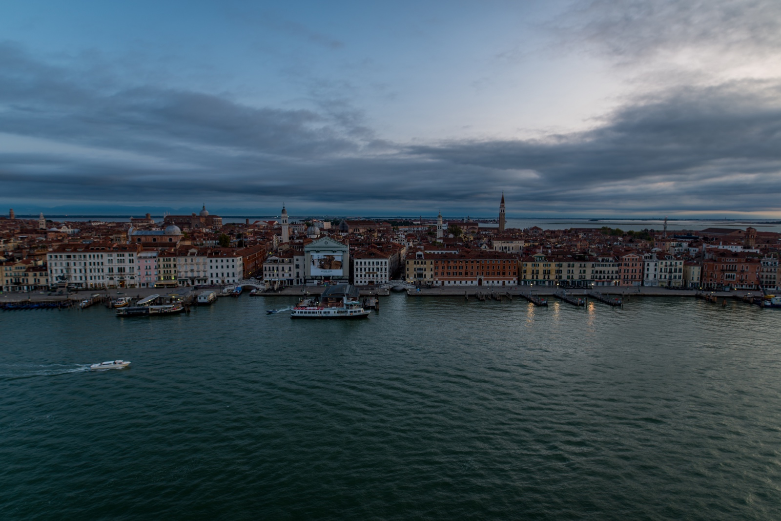 Einfahrt in Venedig um 6:40 Uhr