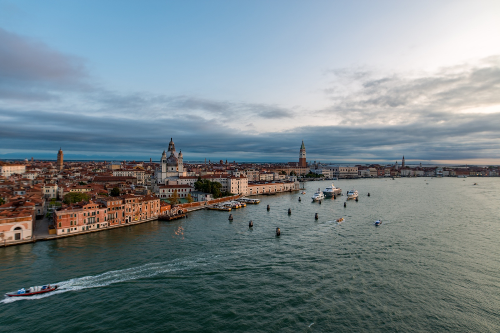 Einfahrt in Venedig um 6:45 Uhr