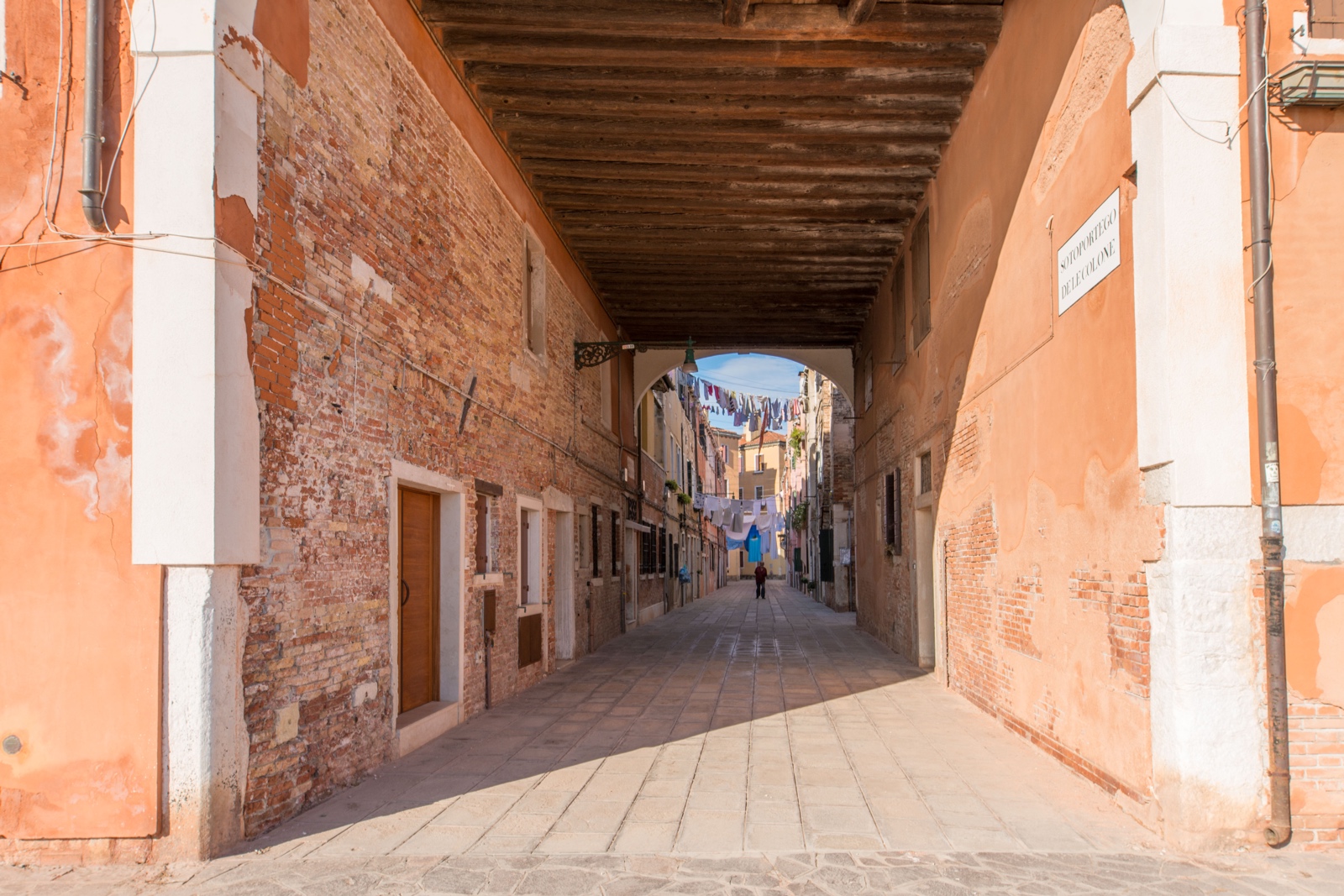 Venedig, Riva dei sette Martiri und Sotoportego de le Colone
