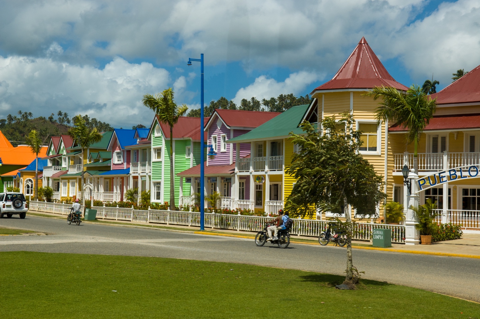 Neues Shopping Center auf Samana