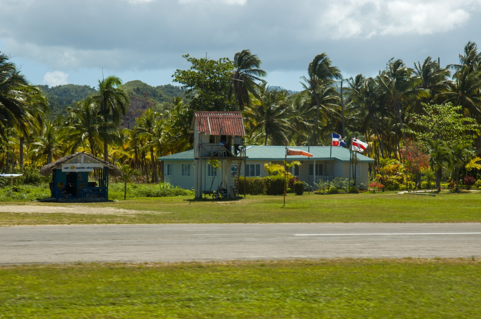 Aeropuerto Arroyo Barril, Samana
